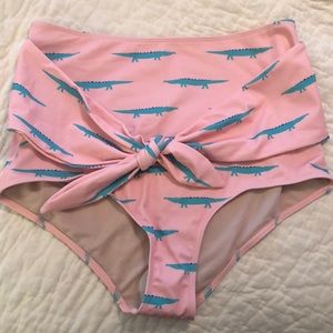 Kortni Jeans Alligator Tie Waist